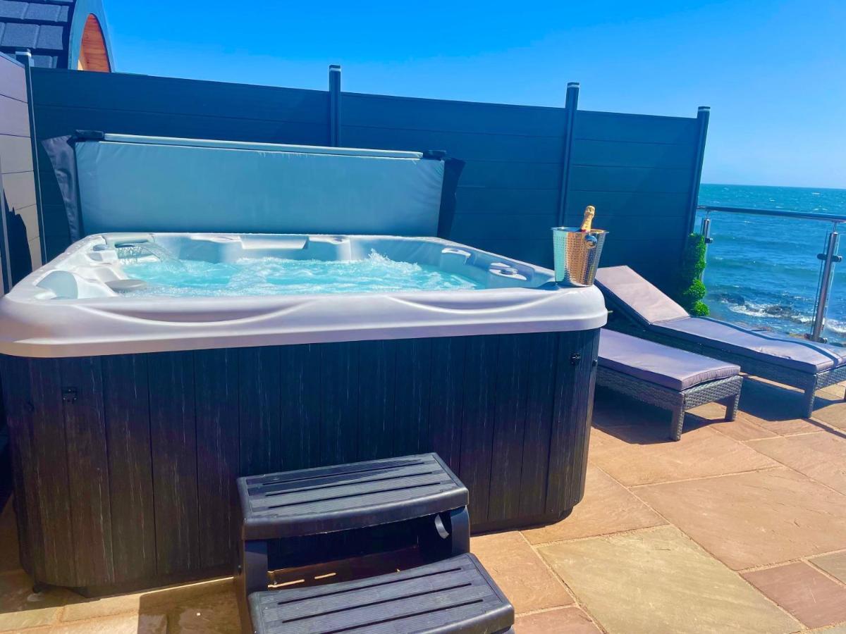 4 Sinclair Bay Lodges Keiss Экстерьер фото
